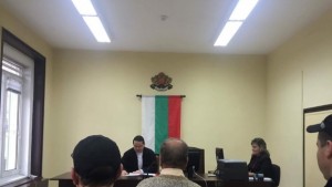 Телефонният измамник остава в ареста