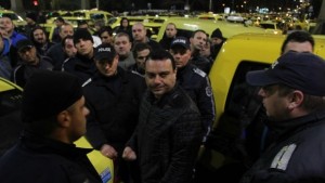 ГЕРБ променят закона въвеждат патентен данък за таксита