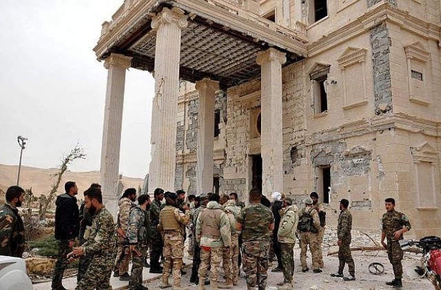 Тежки боеве между сирийската армия и Ислямска държава в Палмира