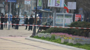 Взривиха съмнителна чанта пред общината във Варна