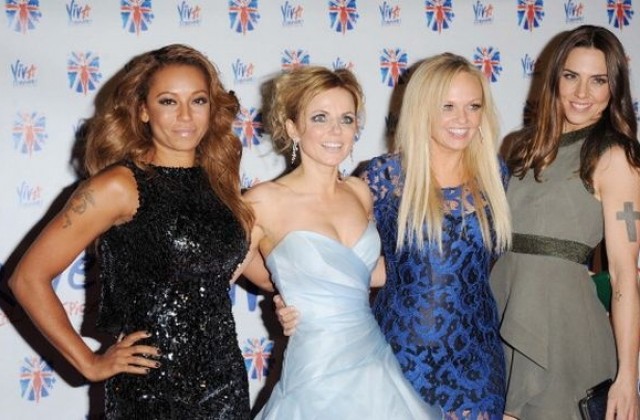 Spice girls се връщат на сцена, но без Виктория Бекъм