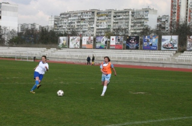 ФК Варна удари Академик, приятелката на Бакари с първи гол