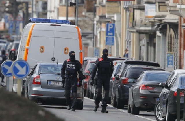 След атаките в Париж и Брюксел издирват още заподозрени от Ислямска държава