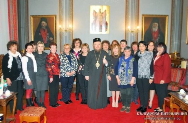 Изтъкнати дами от Русе гостуваха на митрополит Наум за Благовещение