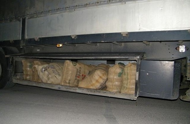 Граничар осуети опит за самоубийство на черногорец, пренасял над 460 кг канабис