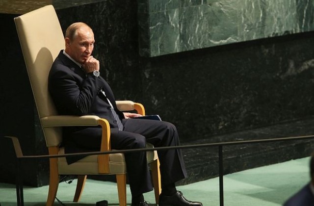 Путин ще обсъди с Елтън Джон правата на гей общностите