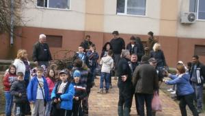 Голямо количество боклук събраха от Водната каскада кметът на Плевен