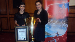 Theos Magic Show ще получи купата Мистър Сенко