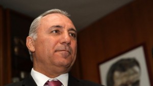 Вдигат статуя на Христо Стоичков на Българска армия