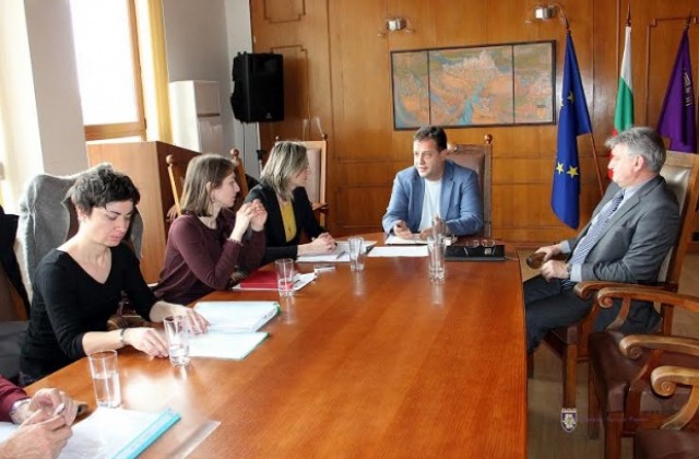Даниел Панов и експерти очертаха насоките на проекта за интегриран градски транспорт във В.Търново
