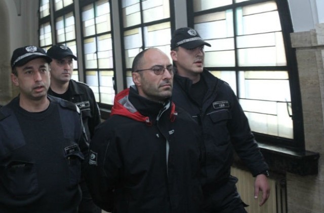 Задържаният за двойното убийство в Ботевград твърди, че е натопен от полицията (СНИМКИ)