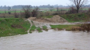 В село Трифоново хората живеят под вода