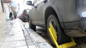 Два пъти за един час скоба на колата на актьора