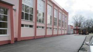 Нов паркинг е изграден пред залата по борба