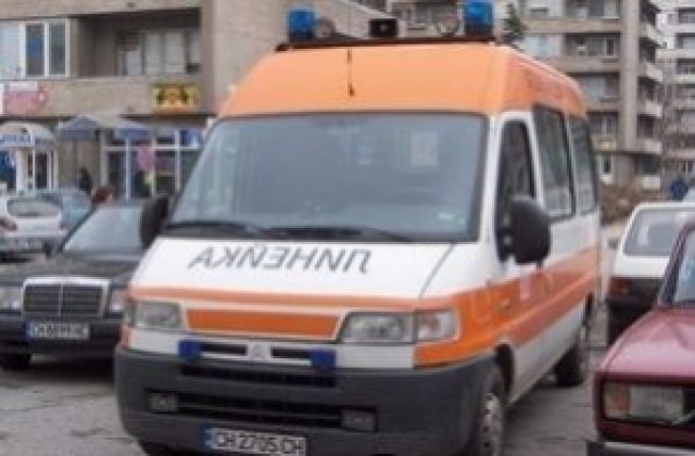 Две деца пострадаха при различни катастофи