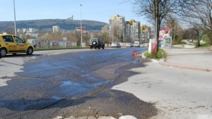 ТИР разля стотици литри нафта по бул Симеон Велики