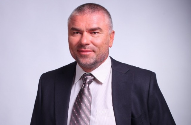 Марешки събира още месец подписи за референдума