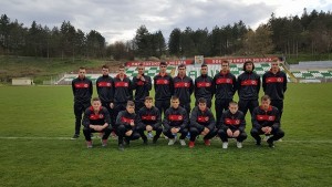 Антонио Вутов подари нова екипировка на ДЮШ на Локо Мездра