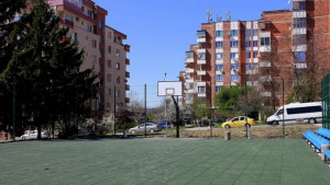 Монтираха кошовете на игрището в кв Кольо Фичето предстои да