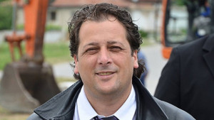 Събудете се хора има много любов