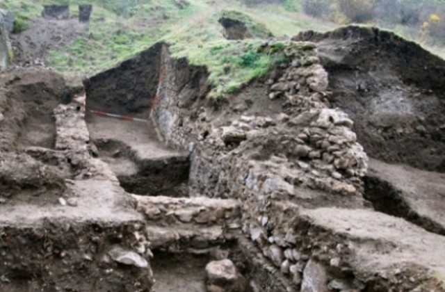 Скелети на гигантски хора са открити край Бургас