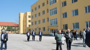 Санираха сгради за бежанци в Харманли с чешки пари