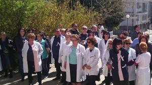 Десетки лекари излязоха на протест в Благоевград