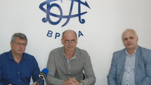 Лекарите във Враца подкрепиха протеста на колегите си