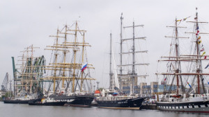 Вдигат сватби на ветроходите от регатата Tall Ships