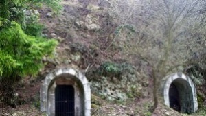 Откриват скалния параклис в местността Бакаджика