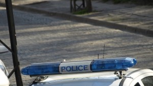 Заловиха крадец издирват други