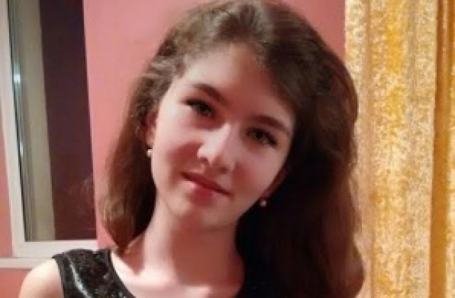 Свищовска ученичка завоюва челни места в пет областни олимпиади