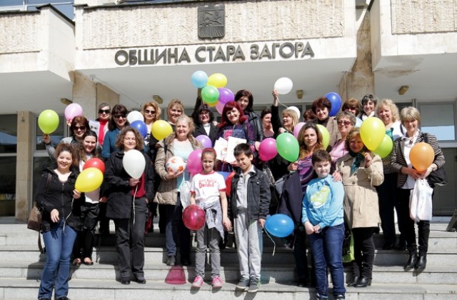 Наградиха участници от конкурса в подкрепа на деца аутисти в Стара Загора