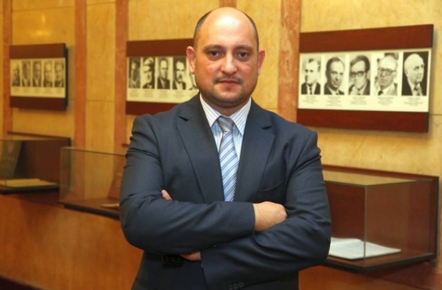 Депутатът д-р Ибришимов с приемна в Дупница