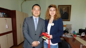 Обсъдиха се възможности за изучаване на китайски език в Сливен