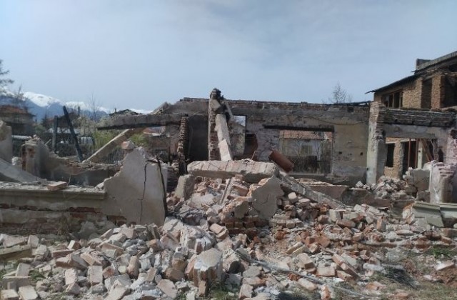 Разрушиха дърводелски цех на бизнесмен в разложкото село Баня