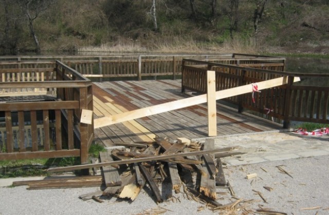 Започна обновяването и освежаването на крайградски парк „Рила“