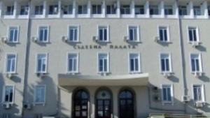 Оставиха в ареста млад мъж заради блудство с две жени