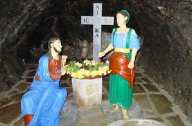 Откриха реставрирания параклис „Изворът на самарянката