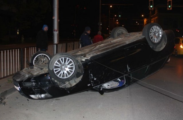 Пияна шофьорка паркира по таван в центъра на Казанлък