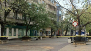 Отцепиха част от ул Александровска заради съмнителни кашони