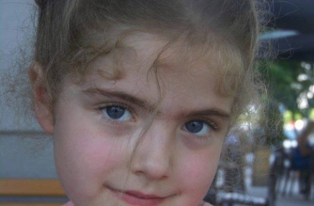 Шестгодишни принцеси от Русе участват в България търси талант