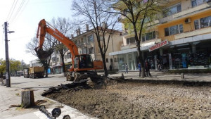 Ремонтът на главната улица в Нова Загора продължава