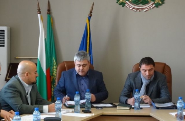 Гласуват наредба за отдаване под наем и разпореждане с имоти и вещи