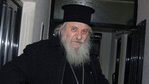 Отец Иван натрупа огромни дългове