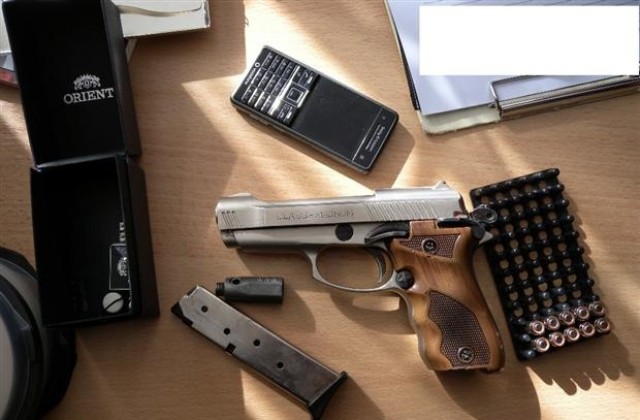 Арестуваха габровец за притежание на екстази, оръжие и боеприпаси