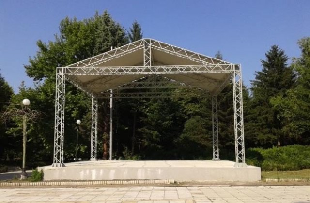 Община Пловдив дава близо 200 000 лева за наемане на открита сцена