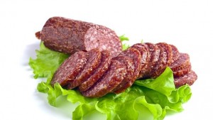 Имитиращите продукти при колбасите в пъти повече отколкото при млечните