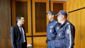 Наградиха полицаите от Бяла които отказаха подкуп