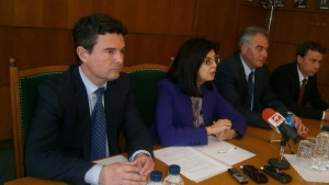 Найден Зеленогорски Корабът плува много трудно но в правилната посока